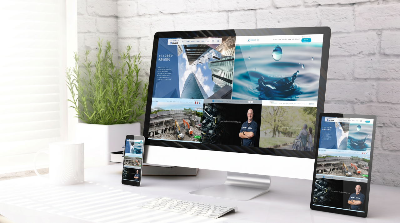 Firefly_Gemini Flash_1枚目の画像内pc、スマホ、タブレット内の画像を2枚目の画像と差し替えて、画像のロゴなど忠実に再現すること 538309